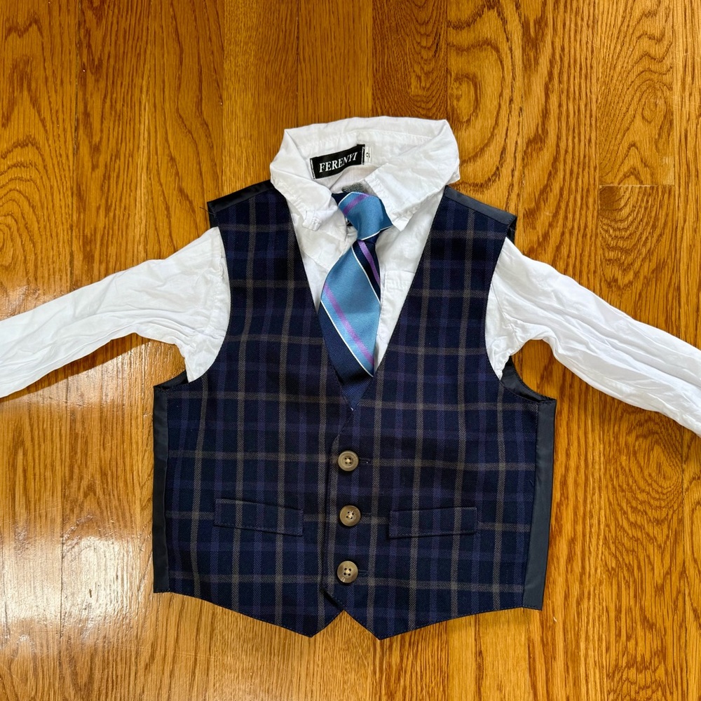 Kids Navy Plaid Vest Set with Tie (2T, like new)